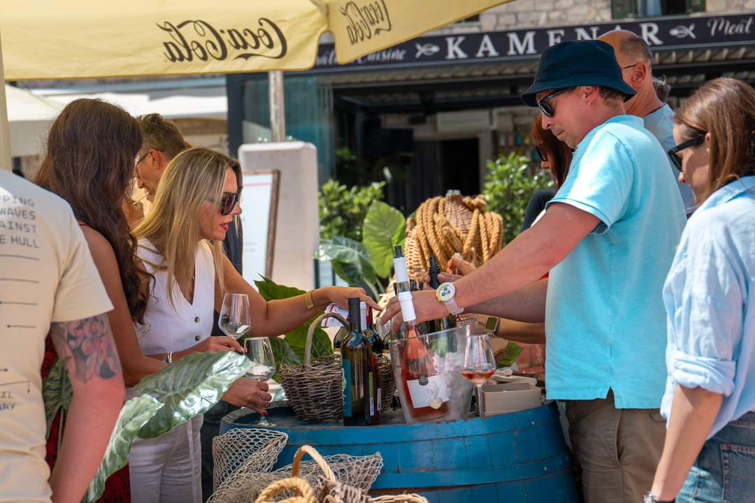 'Taste like...marenda' u Primoštenu: U dobroj hrani i zabavnom programu uživali i domaći i furešti