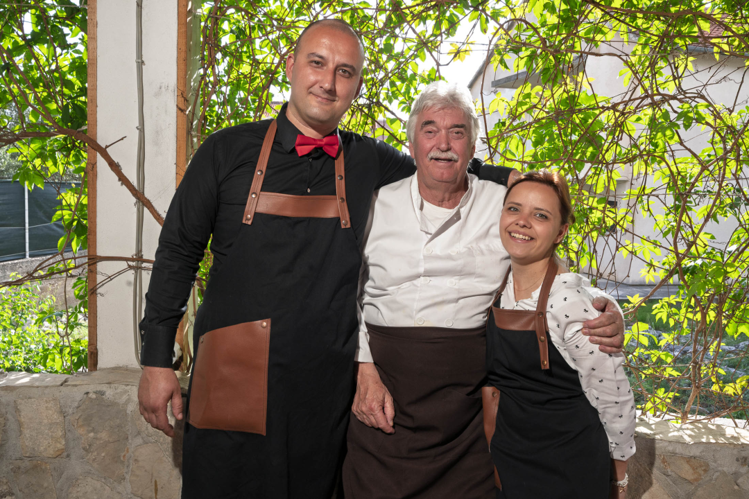 FOTO Doživite okus Dalmacije na pijatu u Konobi Oli!