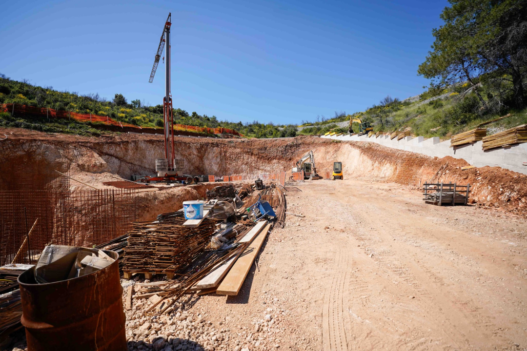 Burić obišao radove na uređaju za pročišćavanje otpadnih voda u Zatonu: 'Za godinu dana zatonska vala bit će čista'