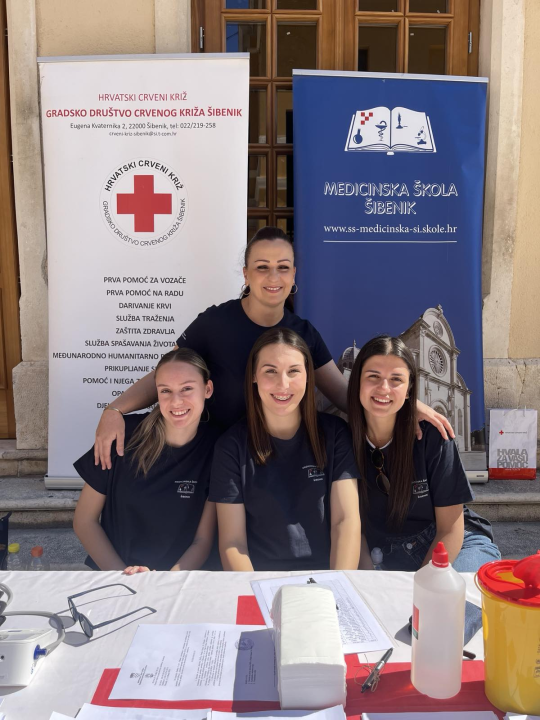 Učenice Medicinske škole sudjelovale u obilježavanju Hrvatskog dana šećerne bolesti
