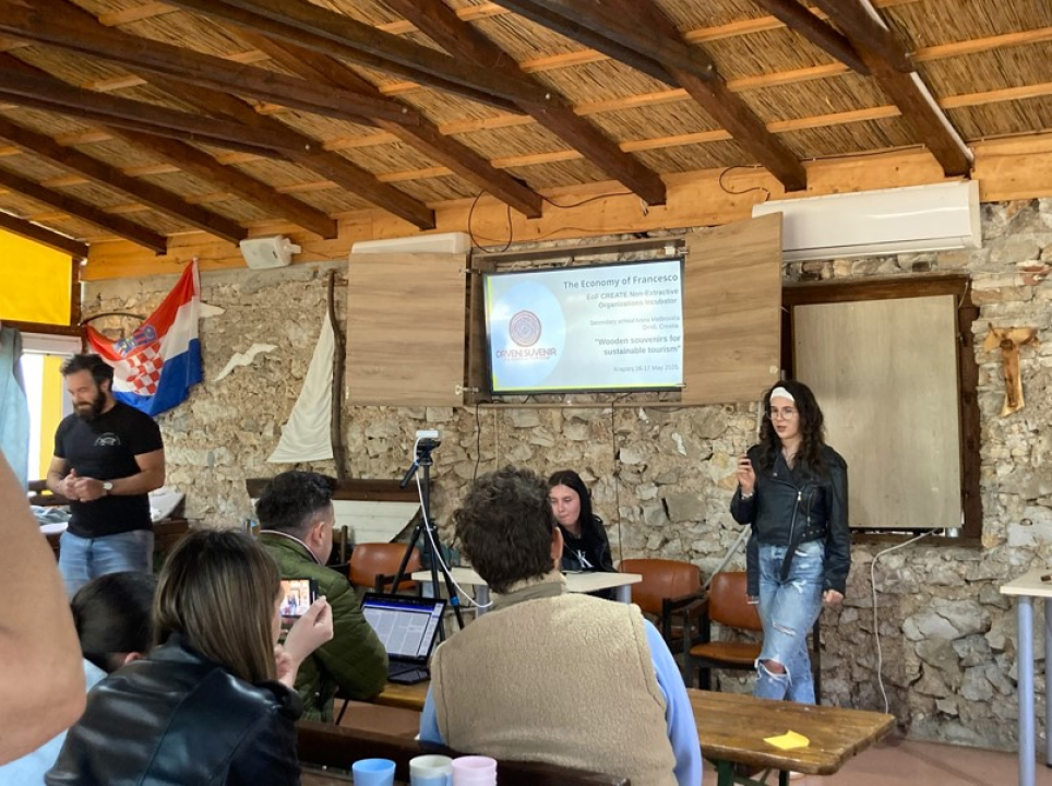 Učenici iz Drniša sudjelovali u stvaranju održive budućnosti na Krapnju