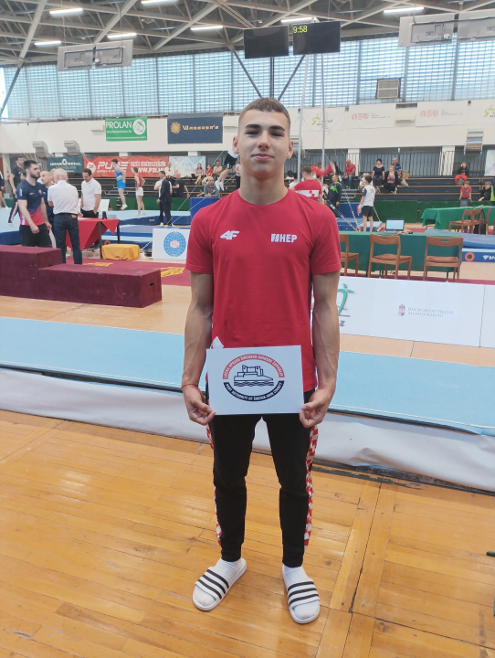 FOTO Šibenski gimnastičar Roko Zorić nastupio za juniore Hrvatske te ušao u tri finala