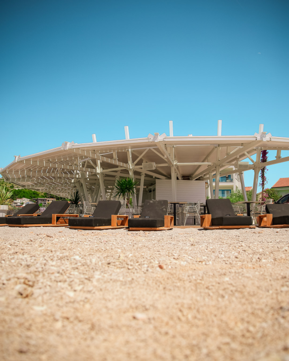 FOTO Shark Beach Club zasjao u novom sjaju – ljeto 2025. u znaku stila i užitka!