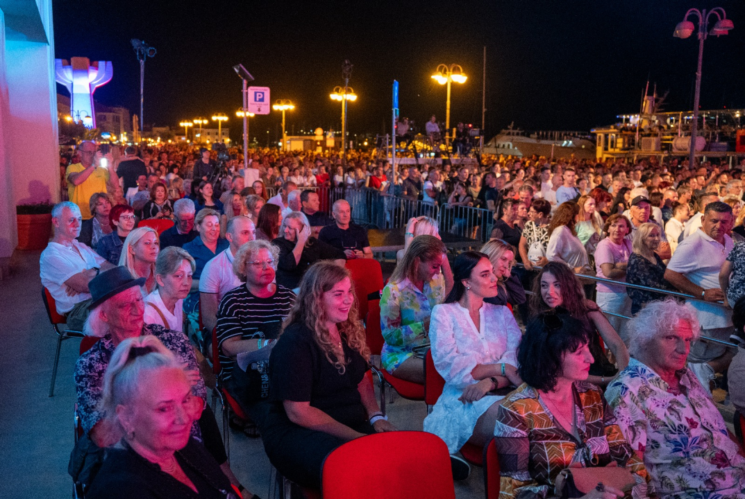 Završen 17. CMC festival: Izvođač godine 2024. Mladen Grdović, posebno priznanje Nedi Ukraden