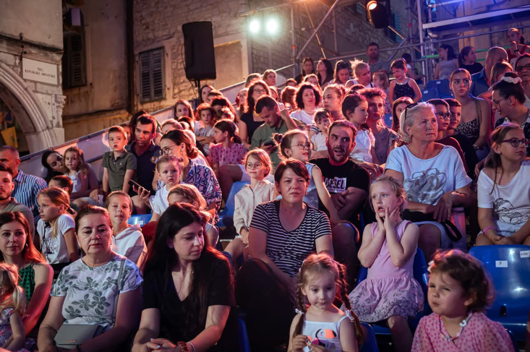Održana generalna proba: Svečano otvaranje 65. MDF-a u Šibeniku uz mjuzikl, vatromet i feštu do ranih jutarnjih sati