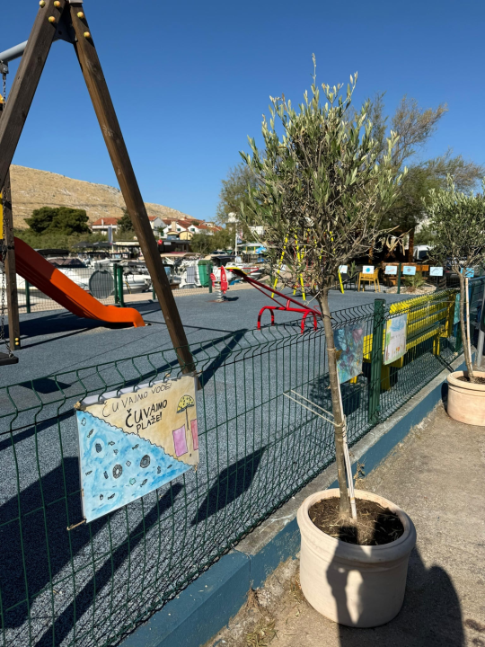 Zastanite i uživajte u dječjim radovima u Donjim Banovcima