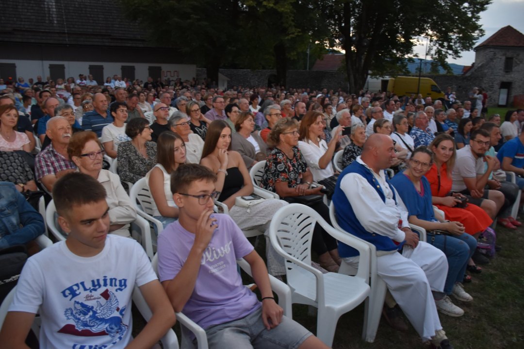 Članovi Kulturno-umjetničke udruge 'Zvona Zagore' u Ogulinu prikazali baštinu Mirlovića