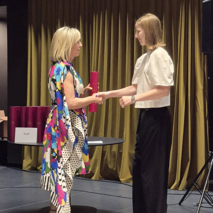 Maturantima šibenske gimnazije dodijeljene svjedodžbe i potvrde o položenoj maturi