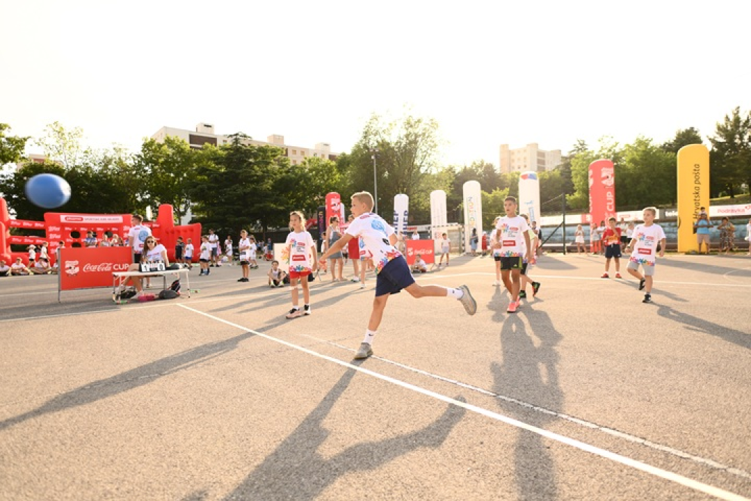 FOTO Na Plazma Sportskim igrama mladih 2 tisuće djece - pristigli sudionici iz naše županije