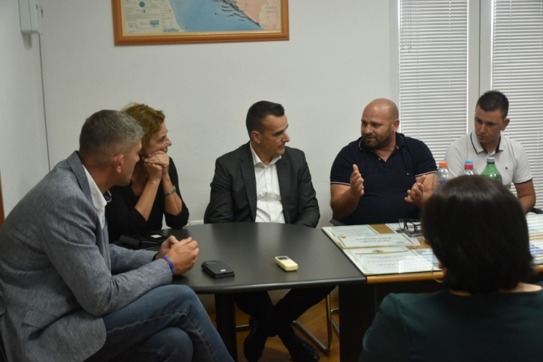 Župan Rakić u prvom službenom posjetu Gradu Drnišu i Općinama Promini i Ružić