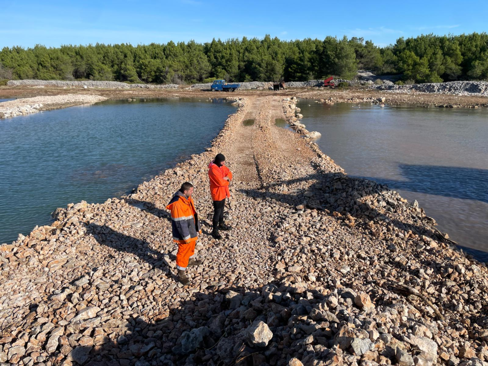 Voda stiže na Žirje, Kaprije i Obonjan: Najduži podmorski cjevovod položen 70 metara pod morem 