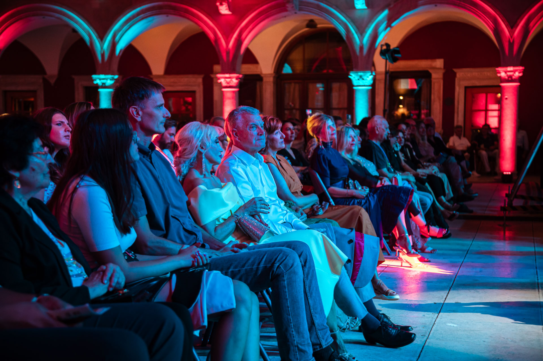 FOTO Đani Stipaničev i klapa Preženca trijumfirali na 28. Dalmatinskoj šansoni