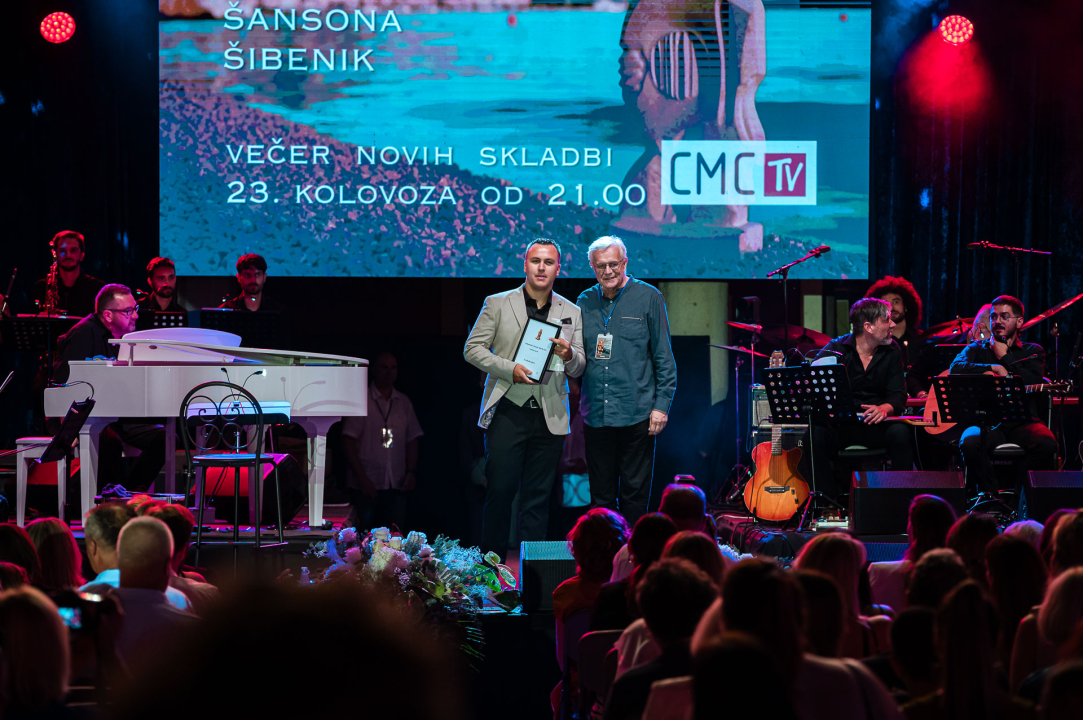 FOTO Đani Stipaničev i klapa Preženca trijumfirali na 28. Dalmatinskoj šansoni