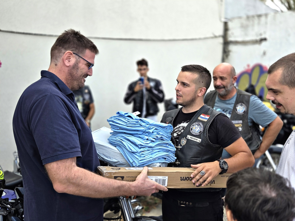 Članovi moto kluba posjetili Kamenčiće