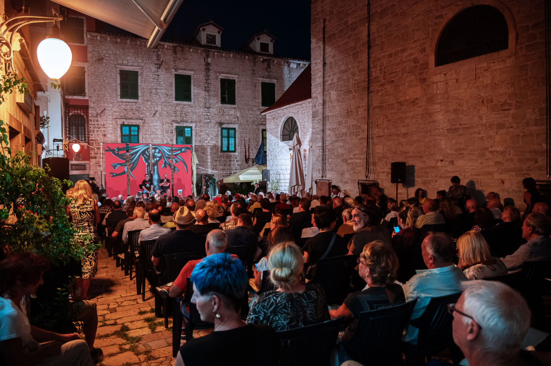 Uz dolazak predsjednika Milanovića i pojačane mjere osiguranja započeo drugi dan FALIŠ-a