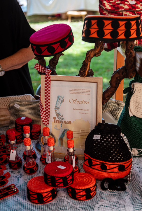 Mirisi i okusi prošlosti: Bogata ponuda štandova na srednjovjekovnom sajmu u Šibeniku