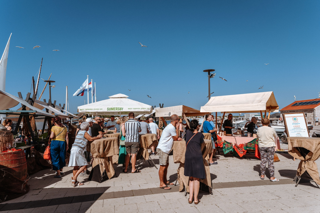 Autentični dalmatinski doživljaj: Taste like Marenda u Murteru okupila brojne mještane i goste 