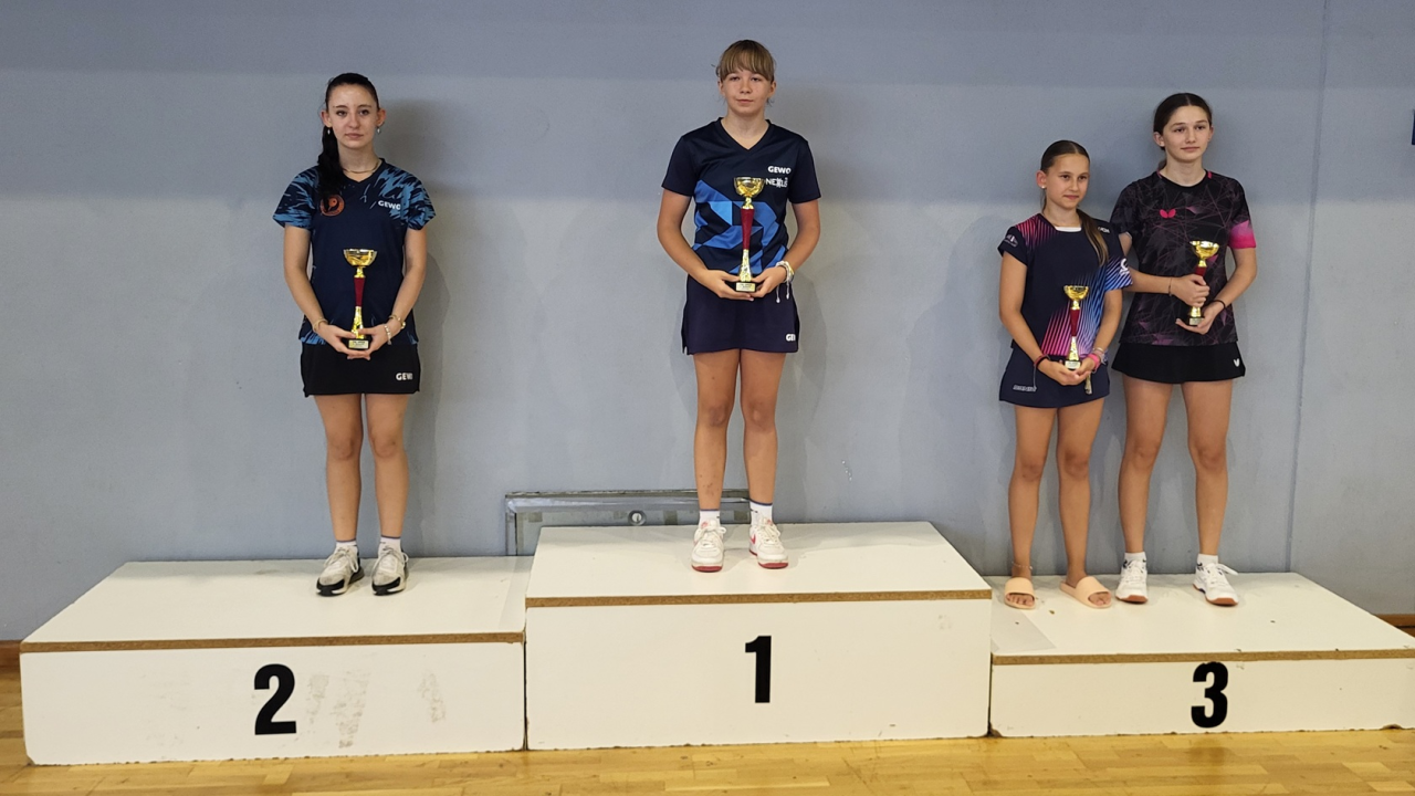 FOTO Šibenske stolnotenisačice u Dugom Selu do dva druga i jednog trećeg mjesta