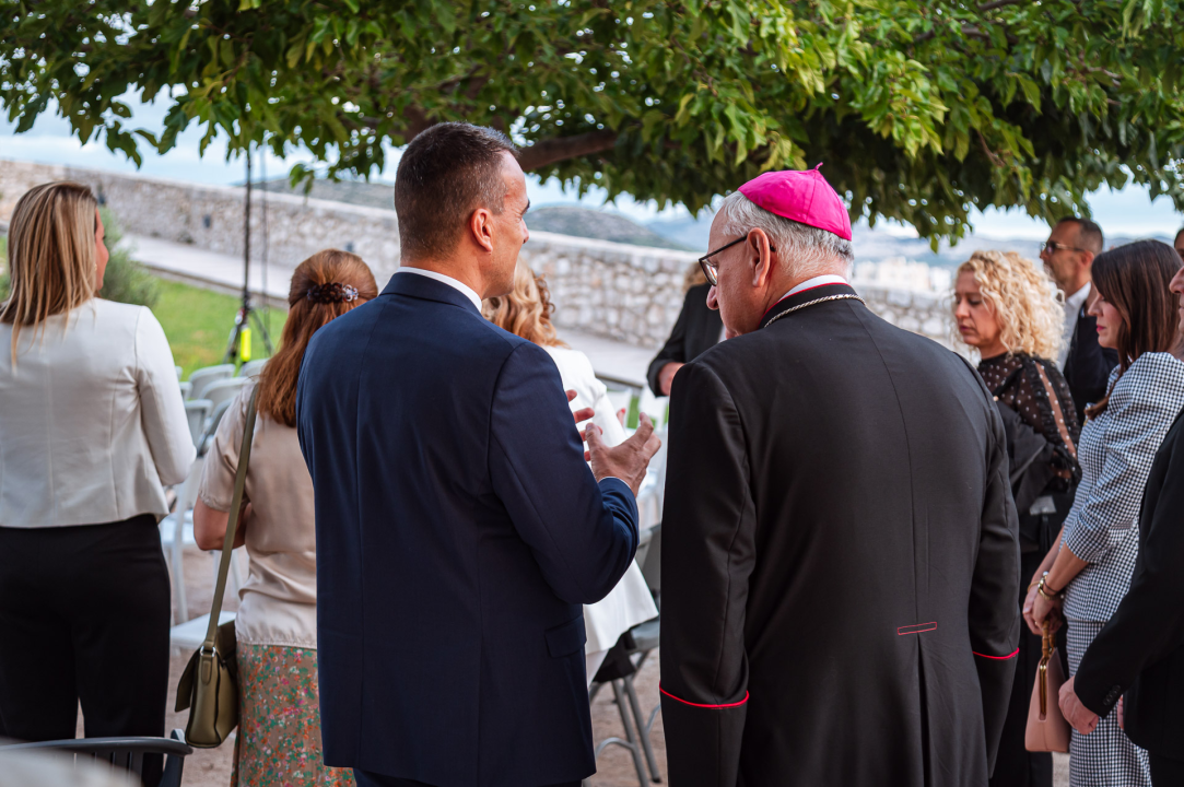 FOTO Franka Baranović Nagradu Grada Šibenika posvetila majci: 'Šibenik je utkan u moje gene i ovo je za mene posebna čast'