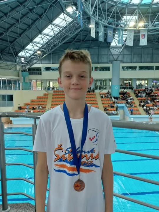 FOTO Plivački klub Šibenik sezonu otvorio medaljama u Sarajevu