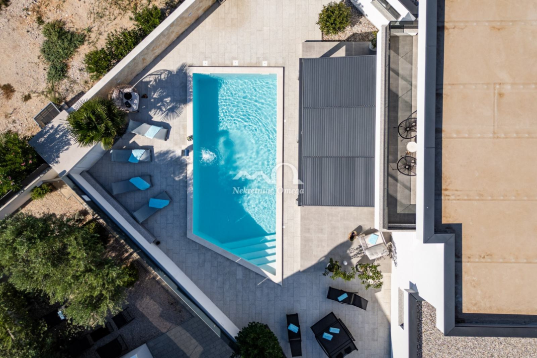 Luksuz uz more: Izdvojili smo najljepše vile s bazenima u okolici Šibenika do 1,6 milijuna eura