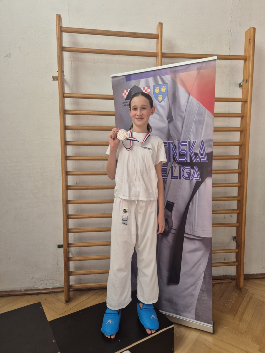 FOTO Vikend pun borbi za Karate klub Phoenix: Sudjelovao na dva turnira, vratio se sa 19 medalja