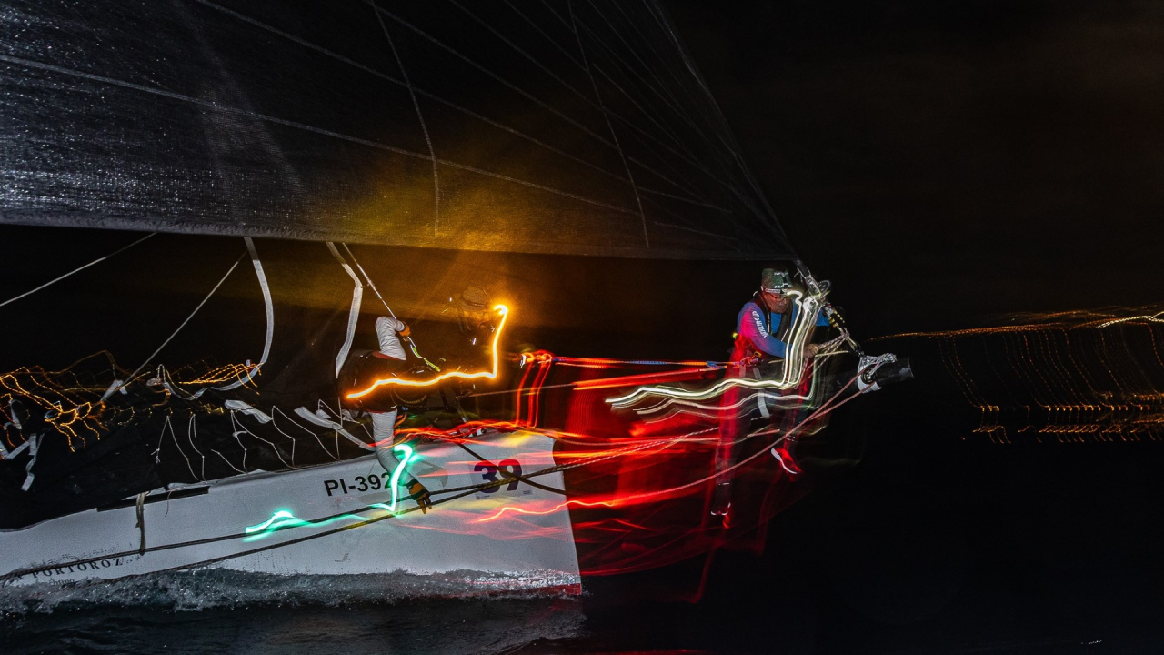 Jedriličarski spektakl u Vodicama: Zlatni olimpijac Fantela i Scorpio pokorili 22. Jabuku