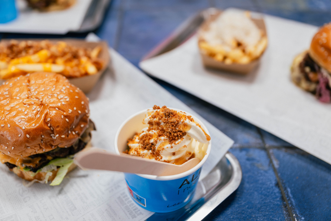 FOTO ŠIZZ je novi gastro 'hotspot' koji će osvojiti sve ljubitelje vrhunskih smash burgera!