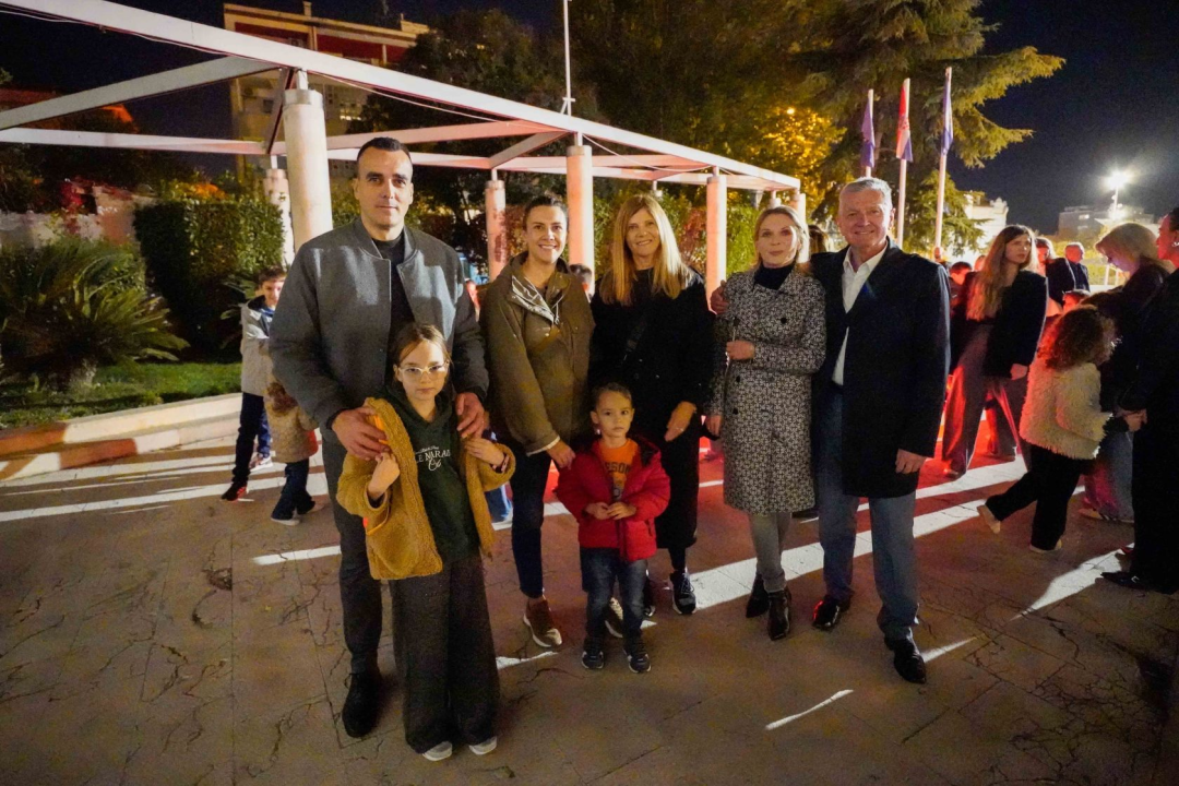 Šibenčani upalili svijeće za žrtve Domovinskog rata uz prigodni program 'I u mom gradu Vukovar svijetli'