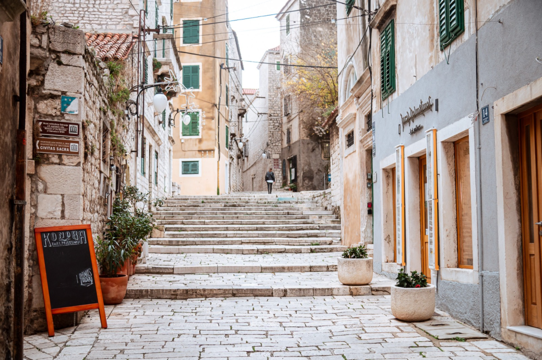 FOTO Uhvatite svoje zauvijek komade u outletu Igora Dobranića Galerije Juraj Dalmatinac!