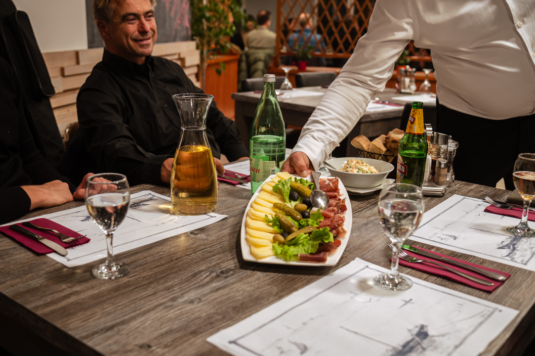 FOTO Uživajte u blagdanskim domjencima restorana Penkala–Trstenik uz tradiciju, toplinu i vrhunska jela 