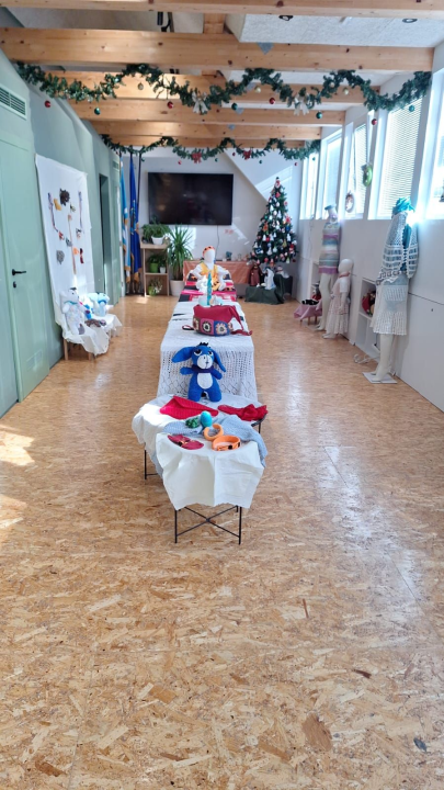 Otvorena izložba rukotvorina udruge 'Kolajna' u Tribunju