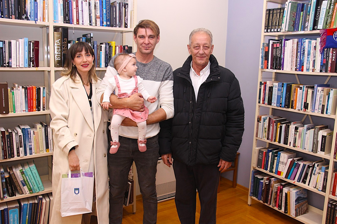 FOTO Zadnjih mjeseci u Vodicama rođeno 30 djece, njih i njihove roditelje primio je gradonačelnik