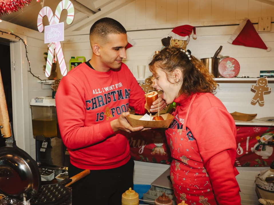 Advent u Vodicama sinoć uz pjesmu i dobru energiju Fenixa: Večeras stiže Vojko V