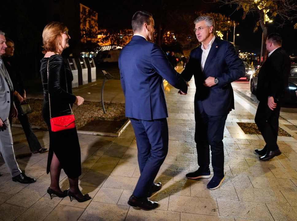 Andrej Plenković iznenada stigao u Šibenik na božićno-novogodišnji prijam Burića i Rakića