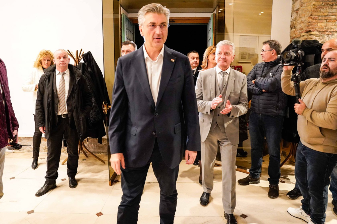 Andrej Plenković iznenada stigao u Šibenik na božićno-novogodišnji prijam Burića i Rakića