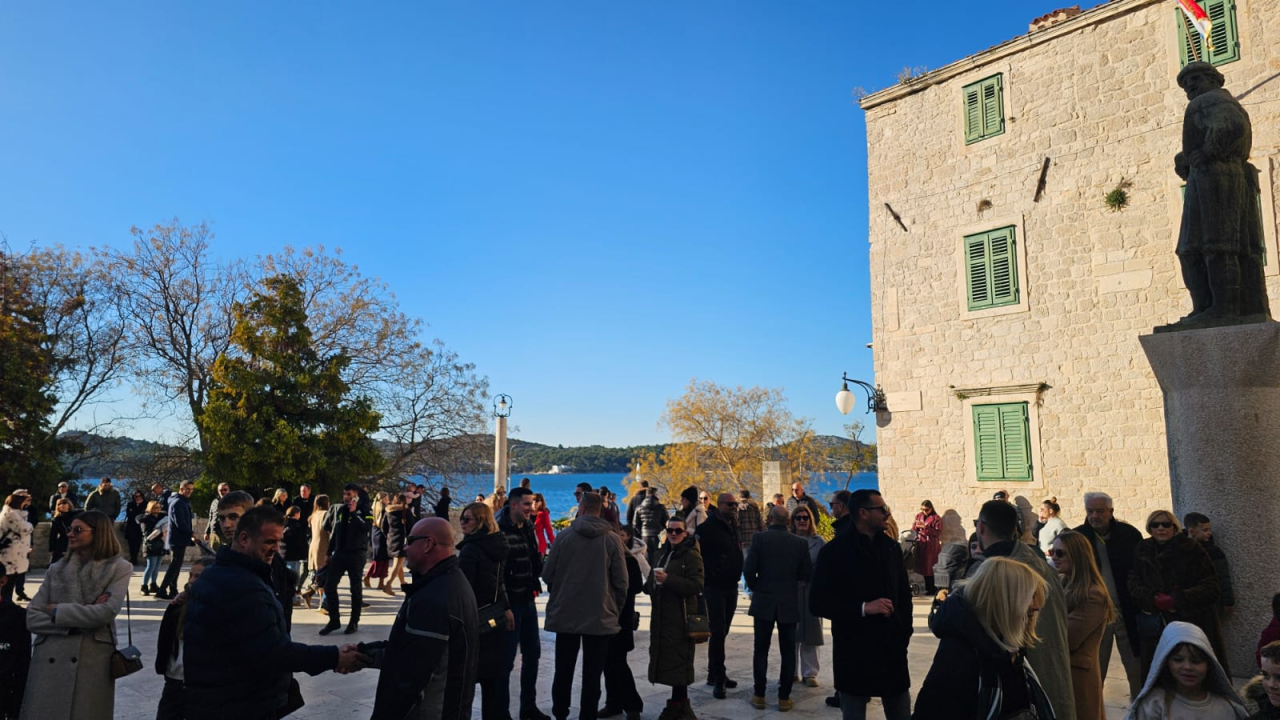 Šibenski glazbenici okupili mnoštvo ispred Katedrale na Stipanje