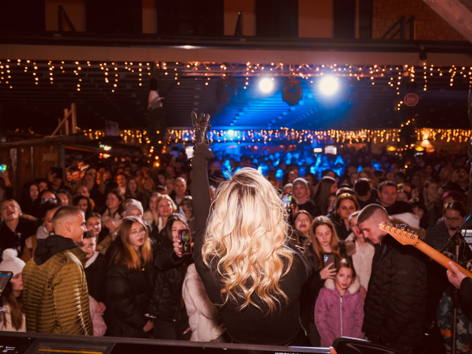 FOTO Na Šušur stiže glazbeni sudar generacija: Ićo i 'nova Aleksandra Prijović' Natalie Balmix!