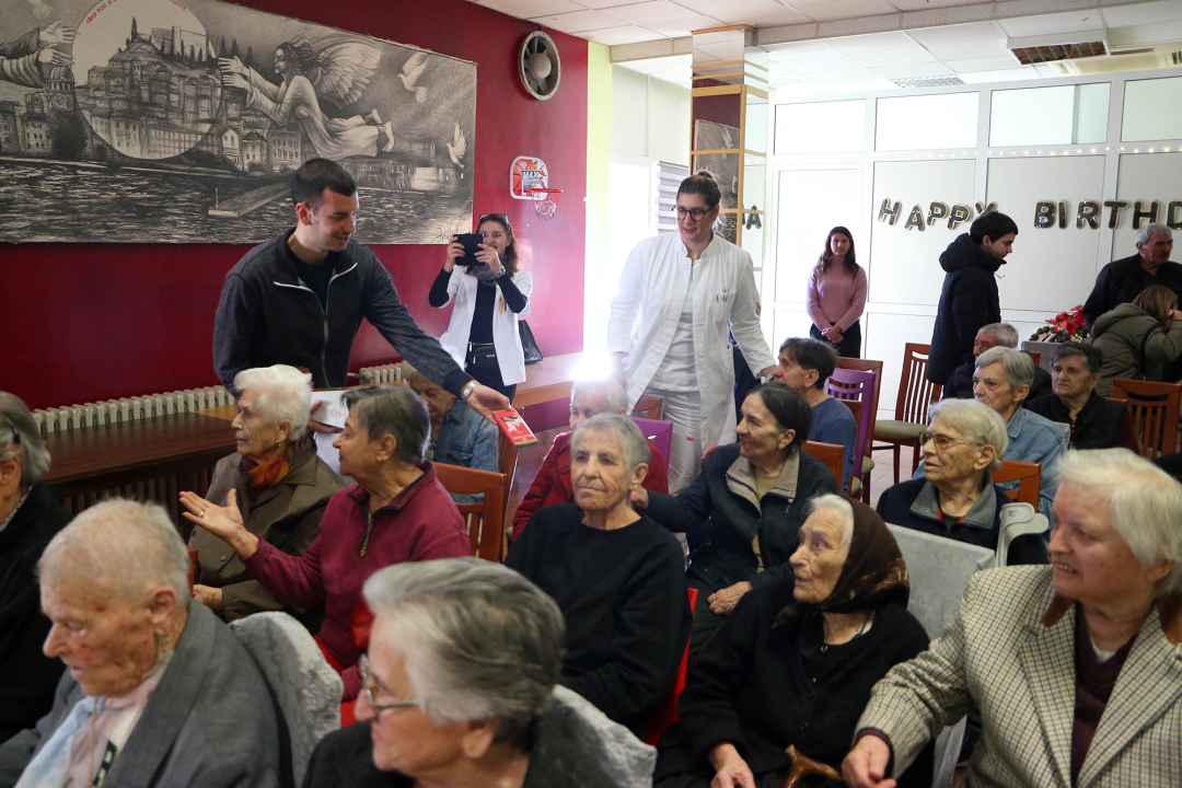 Biskup Tomislav Rogić održao misu za štićenike Cvjetnog doma