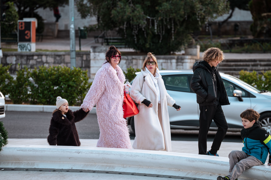 FOTO MODNI ĐIR 02012025