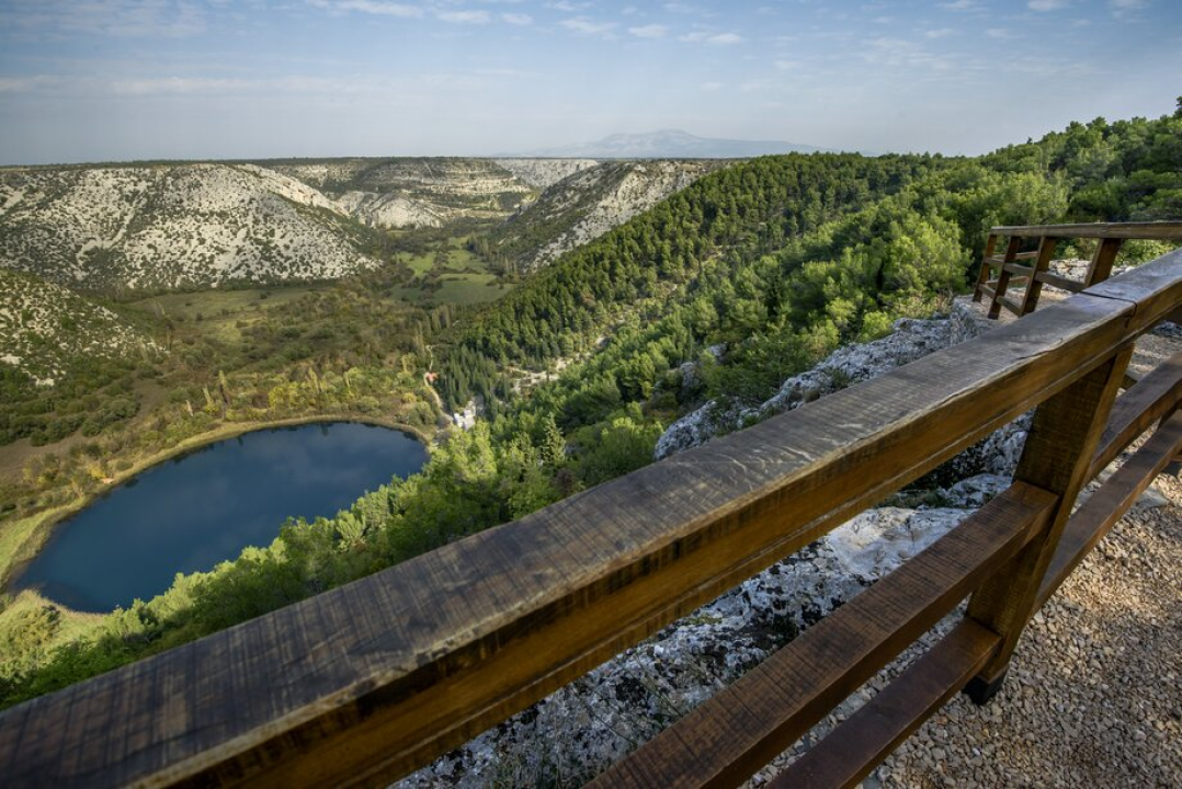 Idealno za izlet: Samo 15 minuta od Šibenika nalazi se jedan od najneobičnijih izvora u Hrvatskoj