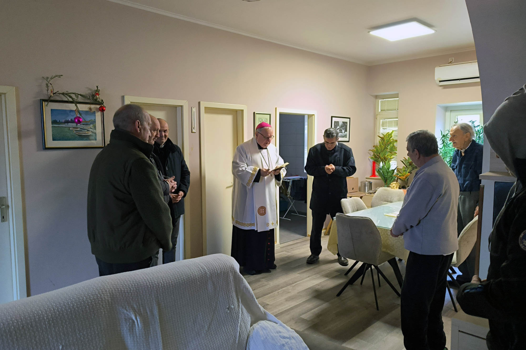 Biskup Tomislav Rogić predvodio obred blagoslova u šibenskom Caritasu