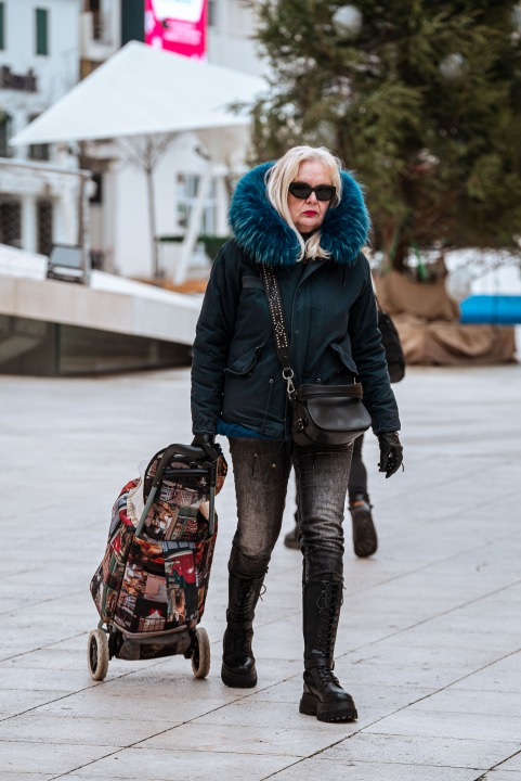 FOTO Šibenčanke i zimski glamur: Krzno, vuna i visoke čizme izdominirali su našim ulicama