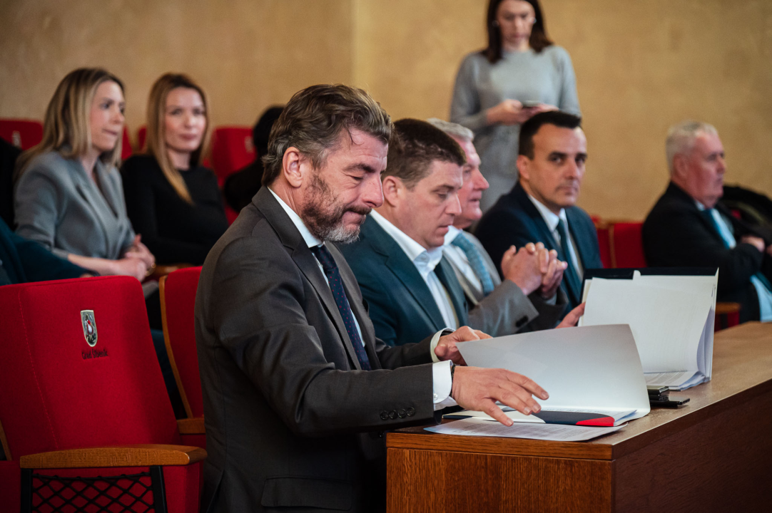 FOTO Ministar Butković 'donio' novce za kupnju 12 šibenski električnih autobusa, Burić poručio: 'Imamo najbolje organizirani javni gradski prijevoz u RH!'