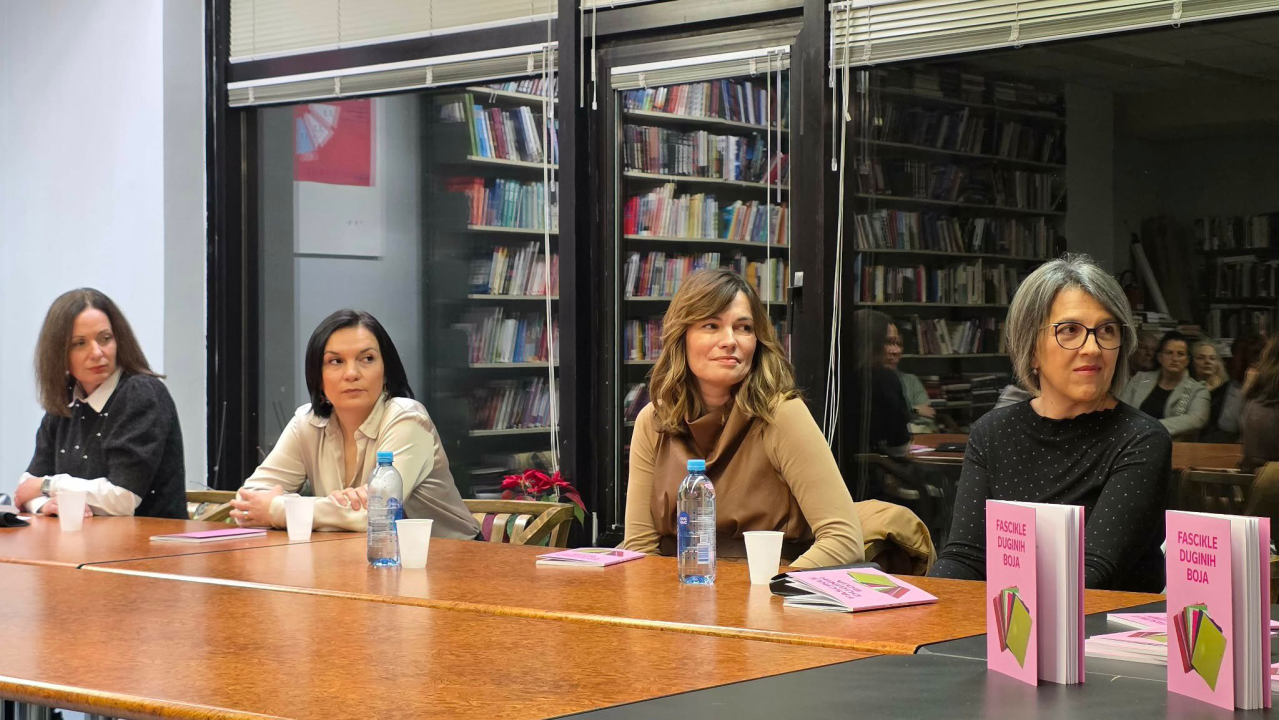 Knjiga 'Fascikle duginih boja' predstavljena u Narodnoj knjižnici Drniš