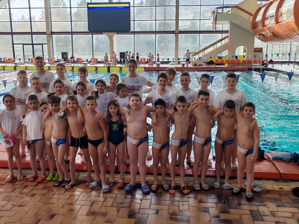 FOTO Osam medalja plivačima Šibenika na drugom kolu Otvorene splitske lige