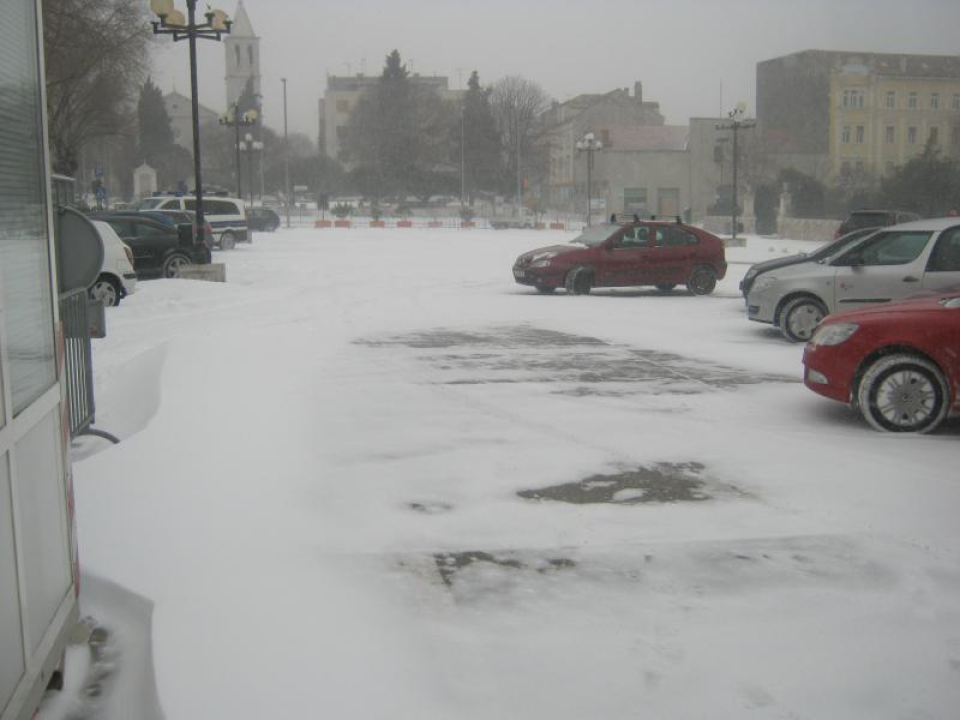 Prije 14 godina Šibenik je bio potpuno zatrpan snijegom