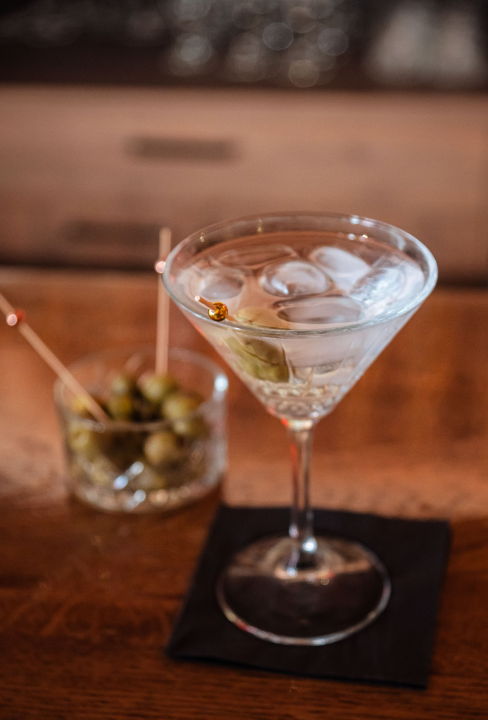 FOTO Mozart ovog mjeseca podiže ljestvicu zabave na novu razinu uz Nina Mrčelu, Sandija Cenova i Wine & Paint!