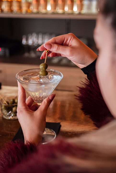 FOTO Mozart ovog mjeseca podiže ljestvicu zabave na novu razinu uz Nina Mrčelu, Sandija Cenova i Wine & Paint!