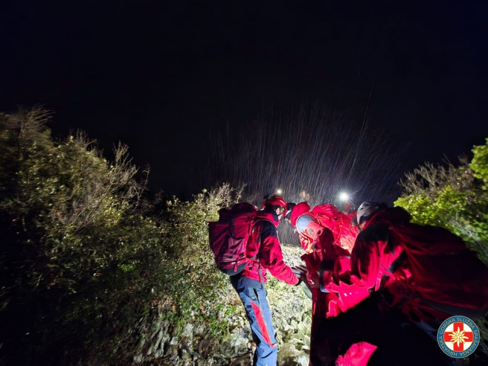 Šibenski HGSS-ovci uspješno završili potragu za starijom ženom u Raslini